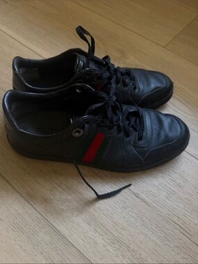 Gucci Black Leather Sneakers with Green and Red Stripe
